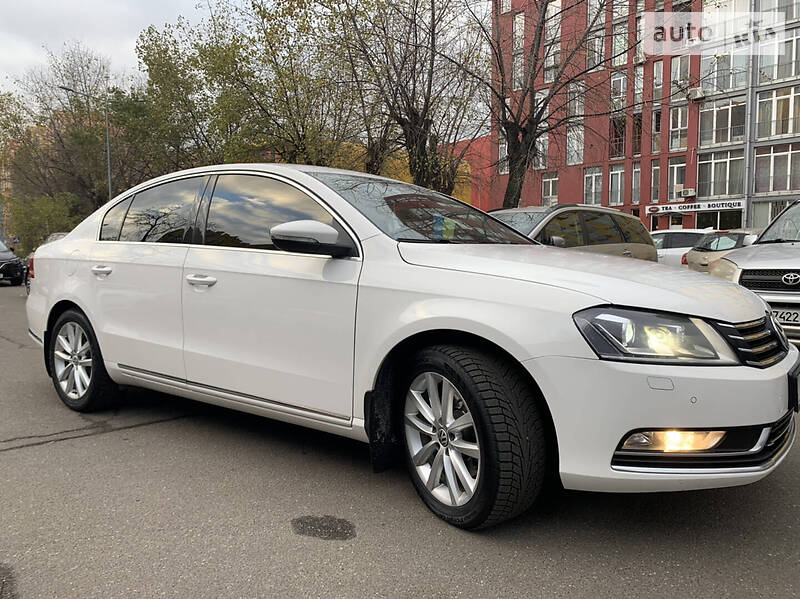 Седан Volkswagen Passat 2013 в Киеве