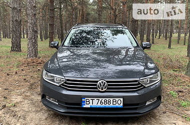 Универсал Volkswagen Passat 2015 в Каховке