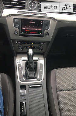 Универсал Volkswagen Passat 2015 в Каховке