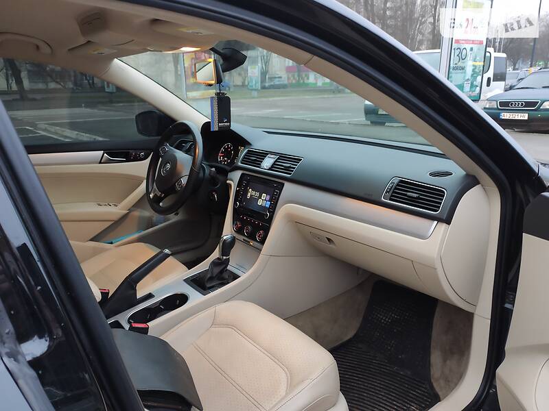 Седан Volkswagen Passat 2013 в Киеве