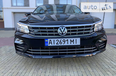 Седан Volkswagen Passat 2016 в Киеве