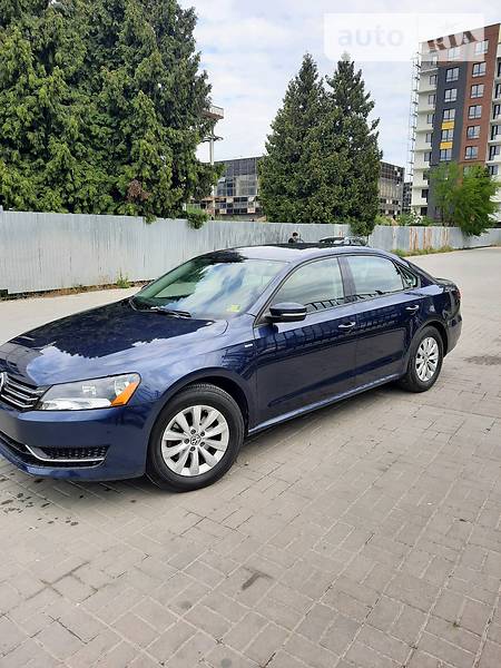 Седан Volkswagen Passat 2014 в Івано-Франківську