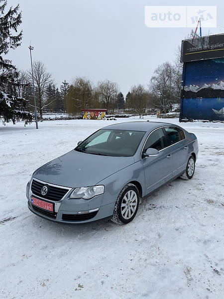 Седан Volkswagen Passat 2010 в Луцке