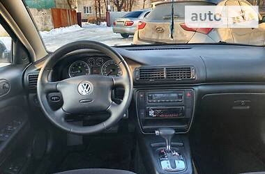 Седан Volkswagen Passat 2002 в Житомирі