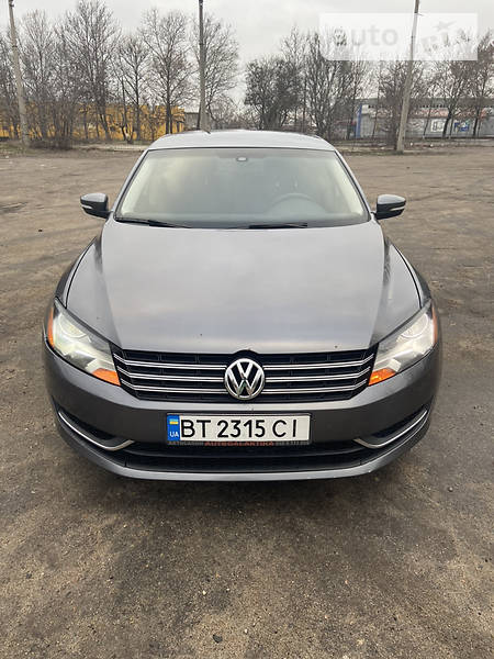 Седан Volkswagen Passat 2013 в Новій Каховці