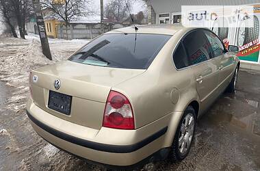 Седан Volkswagen Passat 2001 в Киеве