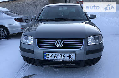 Седан Volkswagen Passat 2002 в Костополе
