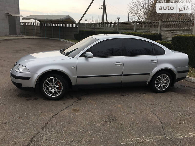 Седан Volkswagen Passat 2001 в Каховке