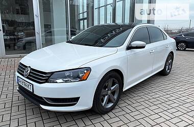 Седан Volkswagen Passat 2012 в Мариуполе