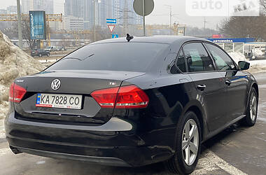 Седан Volkswagen Passat 2014 в Киеве