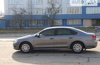 Седан Volkswagen Passat 2014 в Днепре