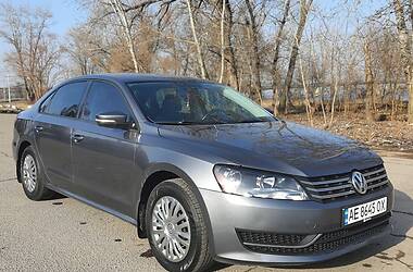 Седан Volkswagen Passat 2014 в Днепре