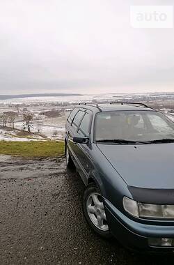 Універсал Volkswagen Passat 1994 в Галичі