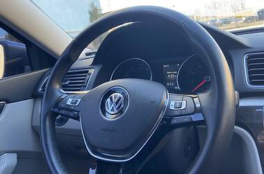 Седан Volkswagen Passat 2017 в Києві