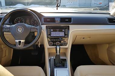 Седан Volkswagen Passat 2011 в Киеве