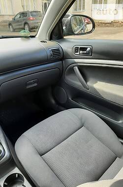 Седан Volkswagen Passat 2004 в 