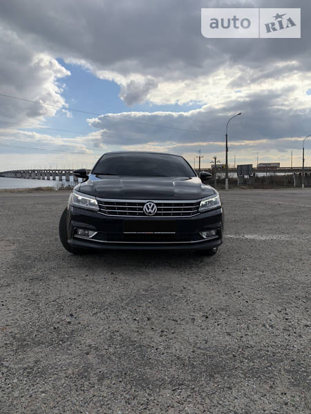 Седан Volkswagen Passat 2017 в Херсоне