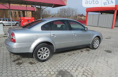 Седан Volkswagen Passat 2003 в Кременце