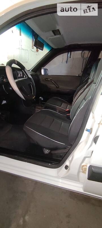 Седан Volkswagen Passat 1989 в Кривому Розі