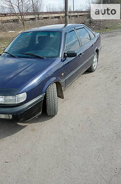 Седан Volkswagen Passat 1994 в Жмеринке