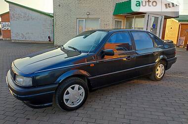 Седан Volkswagen Passat 1990 в Дрогобичі
