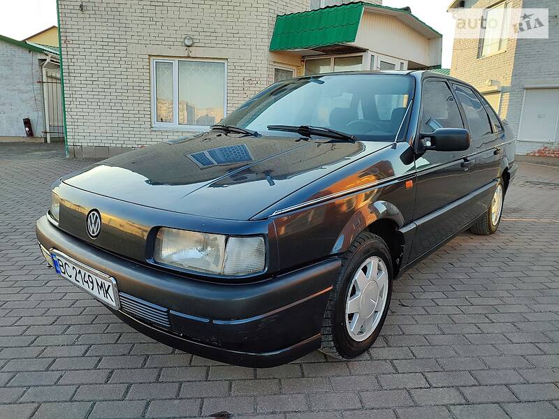 Седан Volkswagen Passat 1990 в Дрогобичі