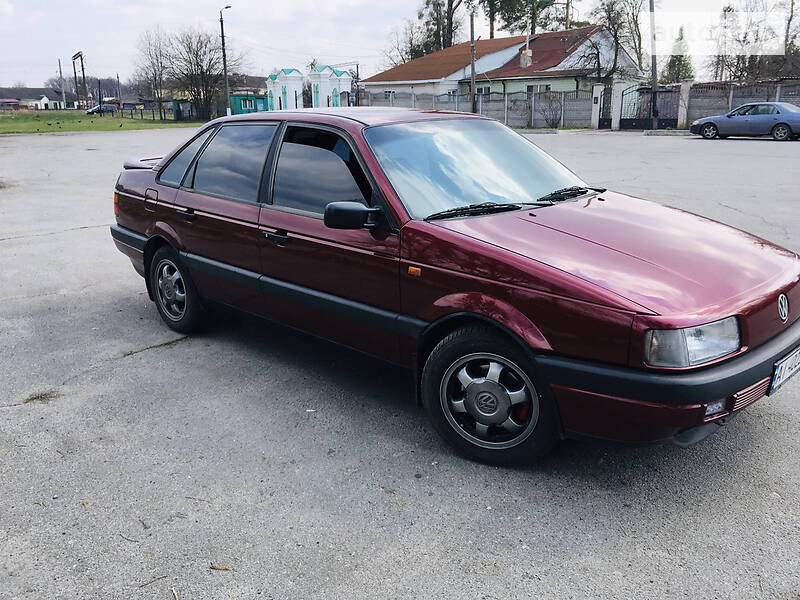 Седан Volkswagen Passat 1993 в Фастове