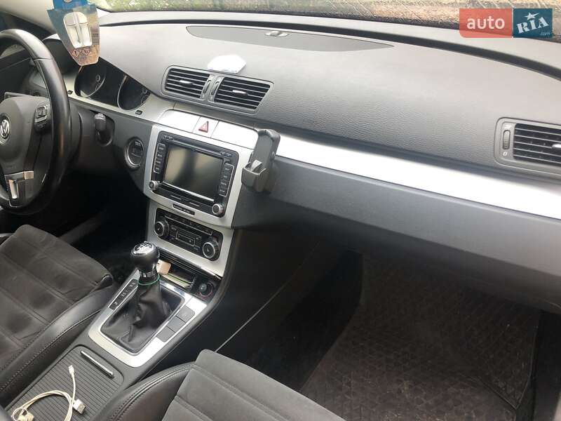 Универсал Volkswagen Passat 2010 в Львове