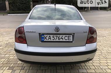 Седан Volkswagen Passat 2002 в Киеве