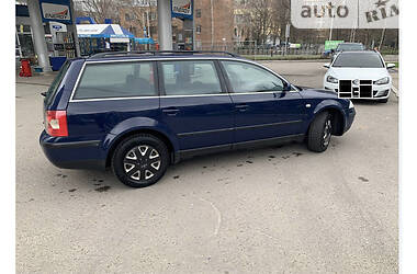 Универсал Volkswagen Passat 2002 в Харькове