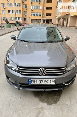 Седан Volkswagen Passat 2012 в Одесі