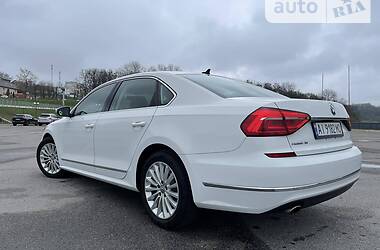 Седан Volkswagen Passat 2015 в Киеве