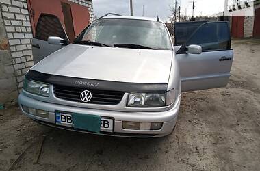 Универсал Volkswagen Passat 1995 в Новопскове