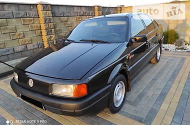 Седан Volkswagen Passat 1992 в Луцке