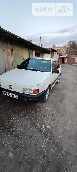 Седан Volkswagen Passat 1989 в Кривому Розі