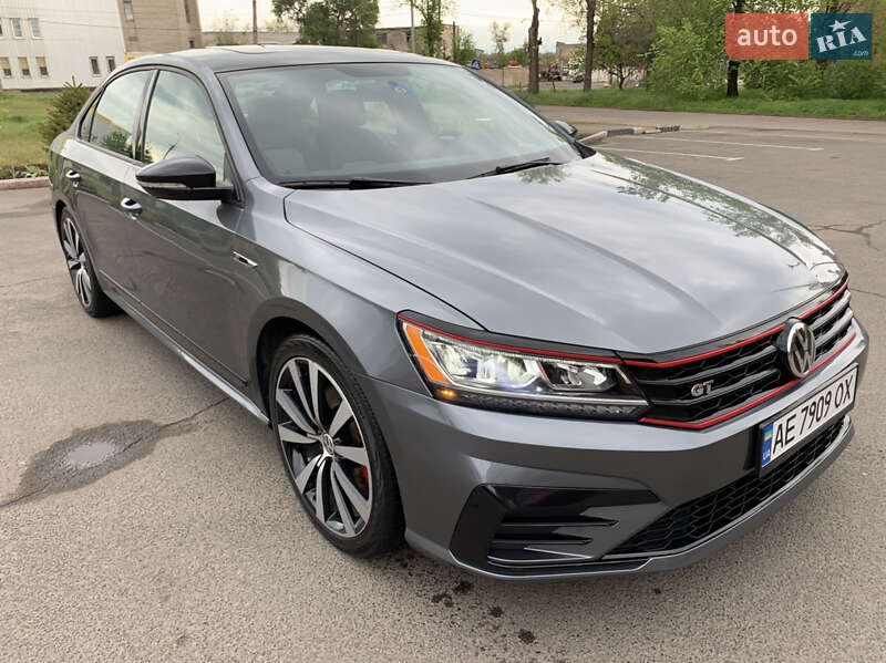 Седан Volkswagen Passat 2018 в Кривом Роге