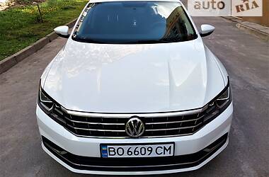 Седан Volkswagen Passat 2015 в Тернополе