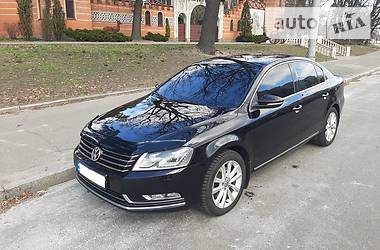 Седан Volkswagen Passat 2011 в Києві