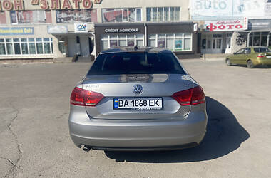 Седан Volkswagen Passat 2012 в Кропивницком