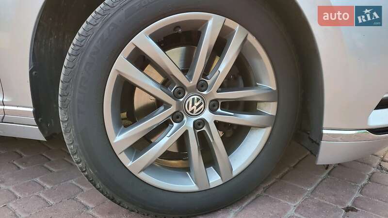 Универсал Volkswagen Passat 2017 в Ивано-Франковске фото 37 Универсал Volkswagen Passat 2017 в Ивано-Франковске