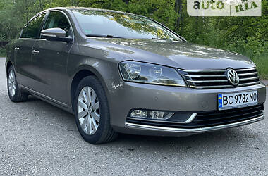 Седан Volkswagen Passat 2011 в Стрые