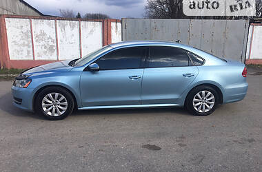 Седан Volkswagen Passat 2011 в Умані