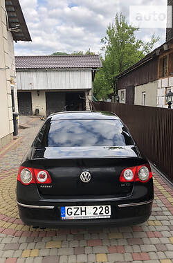 Седан Volkswagen Passat 2005 в Тячеве