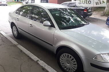Седан Volkswagen Passat 2001 в Рівному