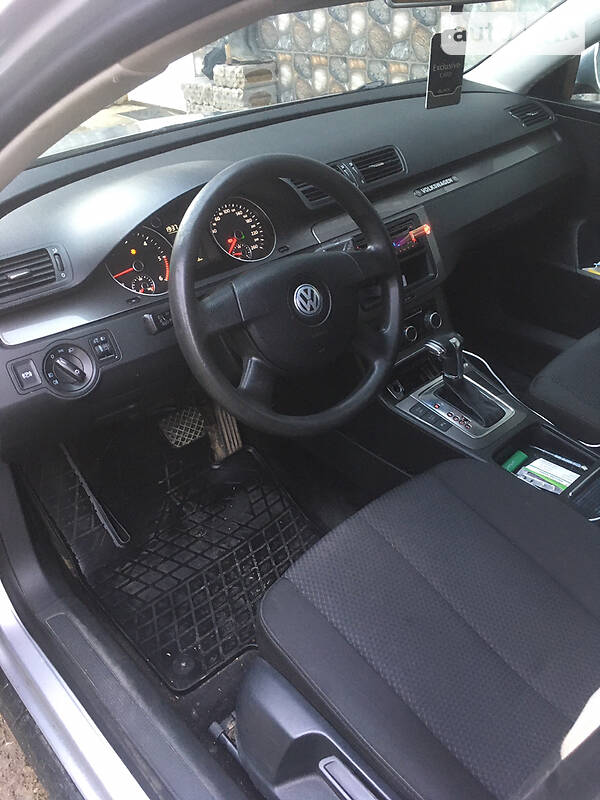 Універсал Volkswagen Passat 2010 в Чернівцях