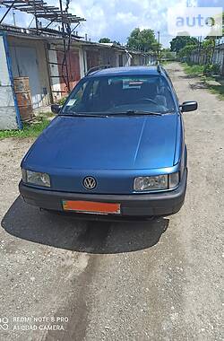 Седан Volkswagen Passat 1988 в Ходореві