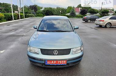 Седан Volkswagen Passat 1999 в Полтаві