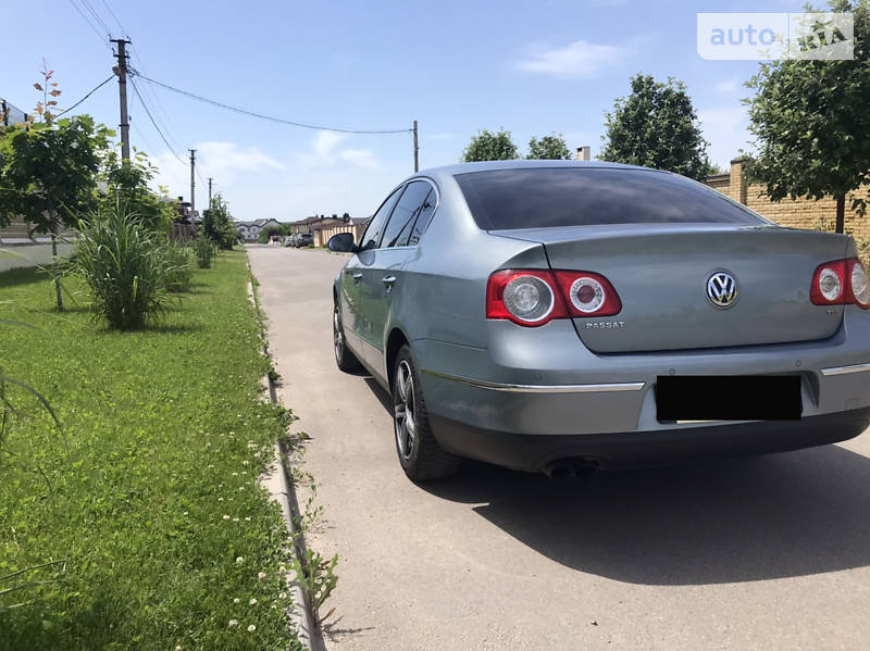 Седан Volkswagen Passat 2010 в Харкові