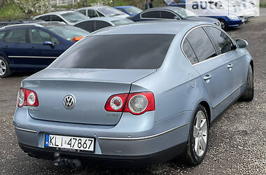 Седан Volkswagen Passat 2005 в Хусте