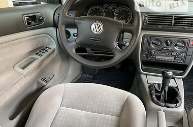 Седан Volkswagen Passat 2001 в Киеве